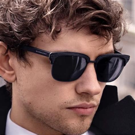 men burberry sunglasses|Altro.